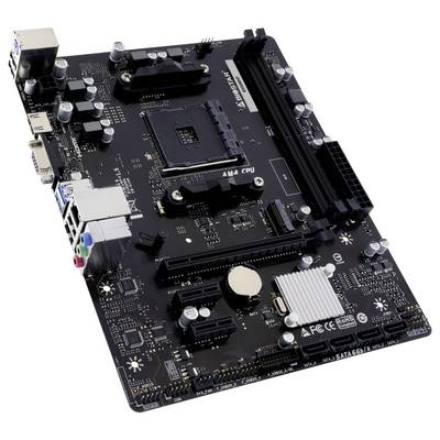 Eine schwarze Computer-Hauptplatine mit beschrifteter CPU-Fassung für 'AM4 CPU', mehreren Steckplätzen, Anschlüssen und Kondensatoren, verwendet zum Aufbau von PCs.