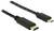 Zwei USB-Kabel: links ein USB-C-Stecker und rechts ein Micro-USB-Stecker. Beide sind schwarz und zeigen die Anschlussenden.