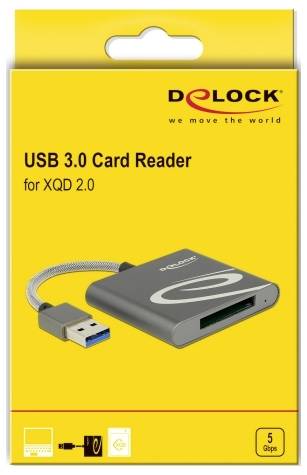 Gelbe Verpackung mit Aufschrift 'USB 3.0 Card Reader für XQD 2.0'. Bild eines Kartenlesers mit USB-Stecker. Geschwindigkeit: 5 Gbps.