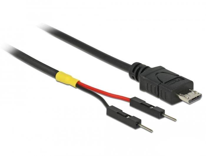 Schwarzes USB-Kabel mit gelben und roten Drähten, versehen mit Steckkontakten an einem Ende und einem Micro-USB-Stecker am anderen.