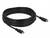 Ein langes, schwarzes HDMI-Kabel mit zwei Anschlüssen. Es ist für die Übertragung von Audio- und Videosignalen zwischen Geräten gedacht.
