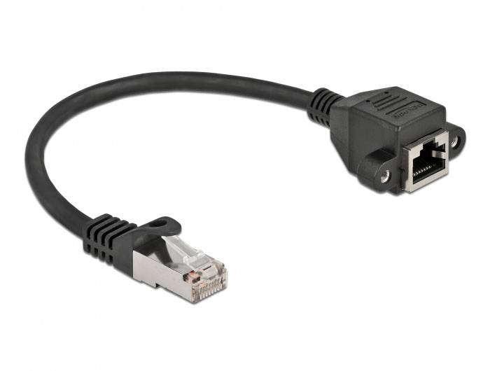 Ethernetkabel mit RJ45-Stecker und -Buchse, geeignet für Netzwerkverbindungen.