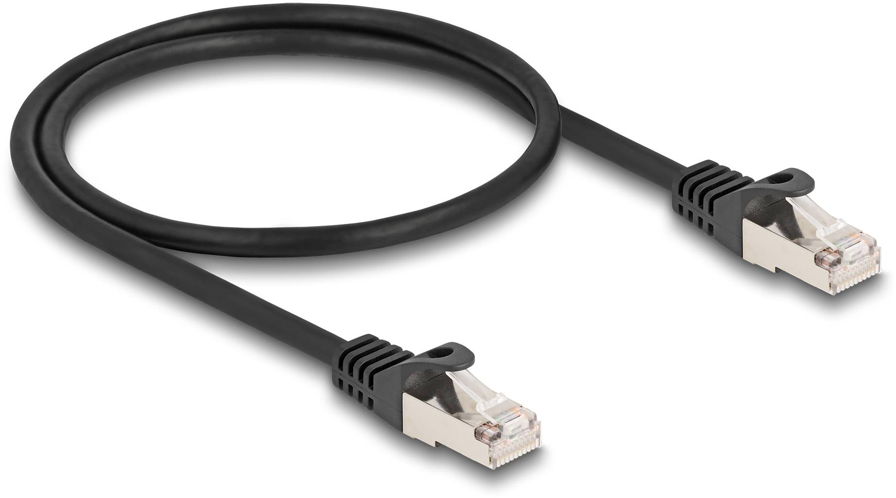 Ein schwarzes Ethernet-Kabel mit zwei Lüftersteckern an den Enden, geeignet für Netzwerkverbindungen.