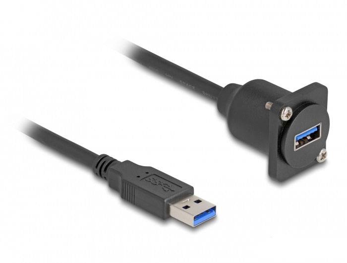 Ein schwarzes USB-Kabel mit einem Stecker und einer Buchse für Panel-Montage, beide mit blauen Einsätzen, auf weißem Hintergrund.
