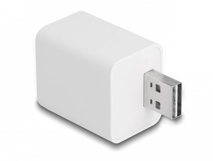 Ein rechteckiges, weißes USB-Ladegerät mit einem USB-Stecker, der aus der Seite herausragt.