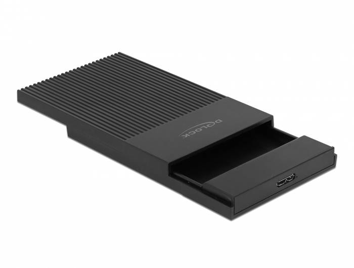 Ein schwarzes NVMe-Gehäuse zum Einstecken einer SSD, mit Anschluss an der Vorderseite. Geeignet für mobile Speicherlösungen.