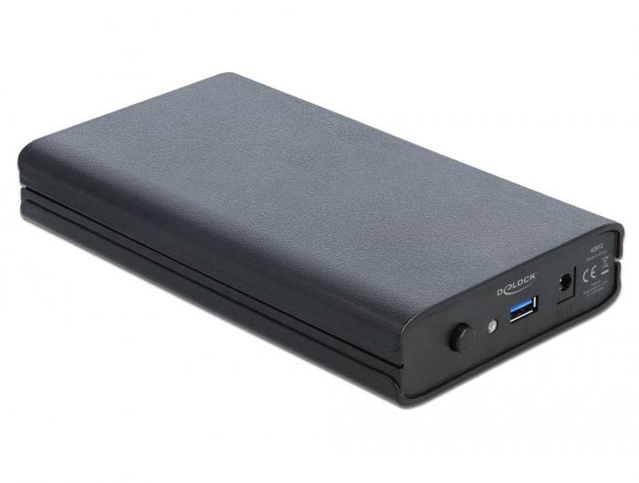 Eine schwarze externe Festplattengehäuse mit USB- und Stromanschluss auf der Rückseite, geeignet für 3,5-Zoll-Festplatten.