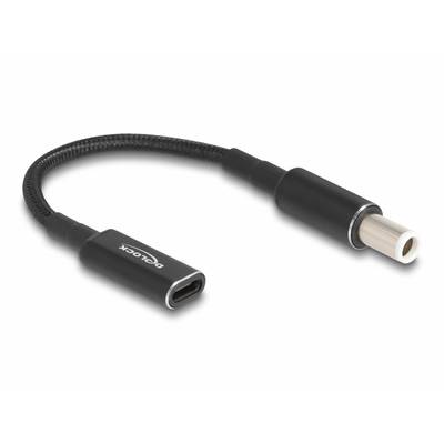 Schwarzes USB-C-auf-Klinke-Adapterkabel mit geflochtenem Mantel, geeignet zum Anschluss von Kopfhörern an moderne Geräte.