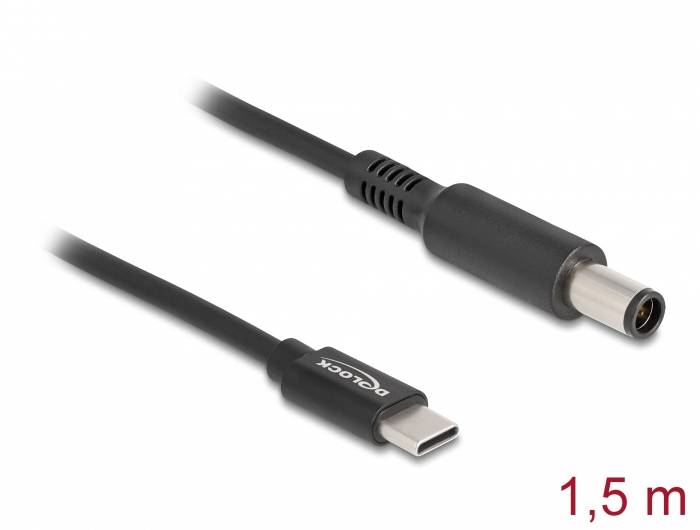 Ein schwarzes Ladekabel mit USB-C- und DC-Anschluss, Länge 1,5 Meter, auf weißem Hintergrund gezeigt.