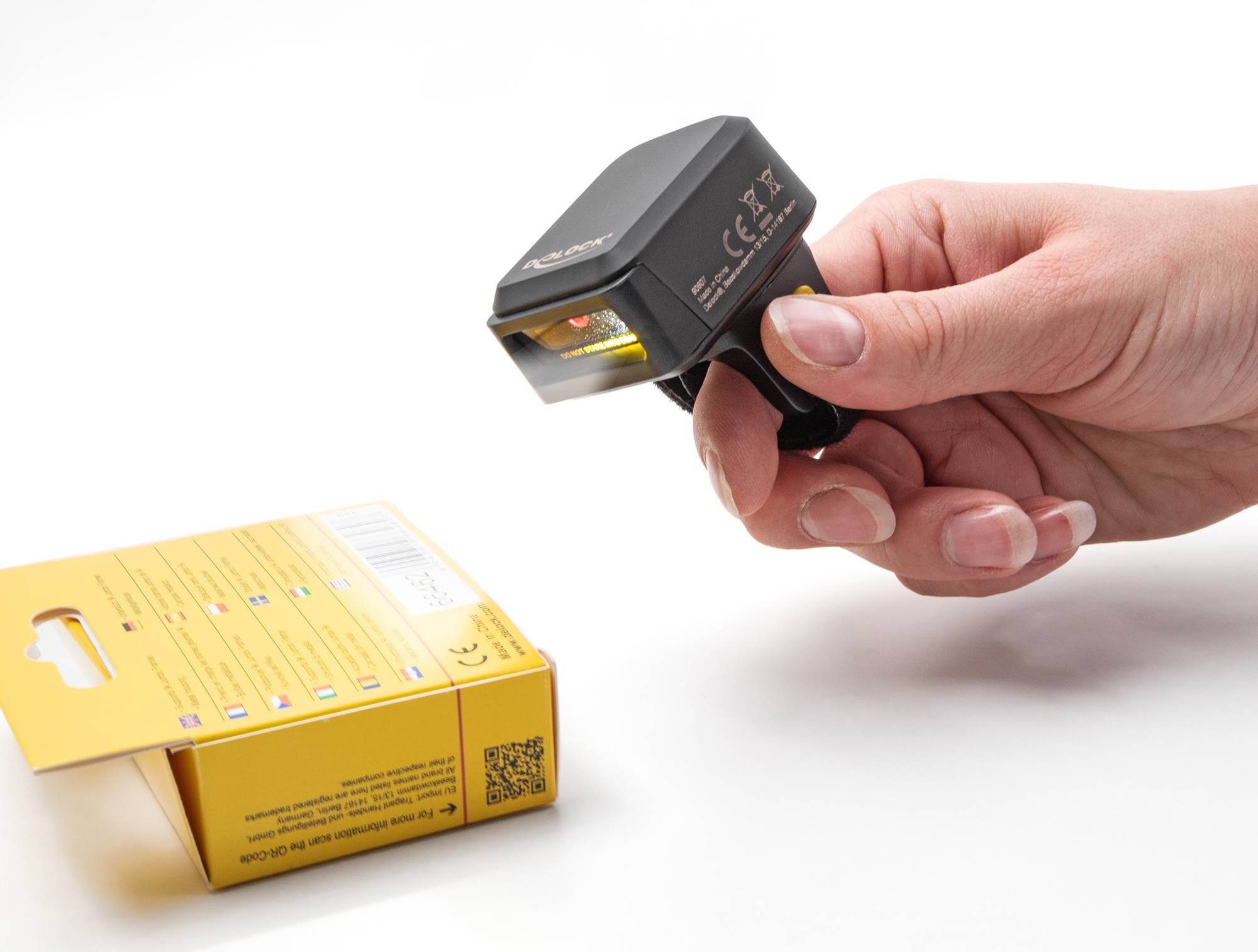 Delock 90610 2D Barcode-Scanner Kabelgebunden 1D, 2D LED Schwarz Smartphone- / Tablet-Scanner-5