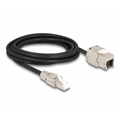 Ein zusammengerolltes schwarzes Netzwerkkabel mit zwei silbernen Steckern an beiden Enden, geeignet für Ethernet-Verbindungen.