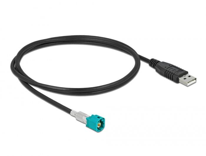 Schwarzes USB-Kabel mit einem USB-Stecker auf der einen Seite und einem grünen Fakra-Stecker auf der anderen Seite.