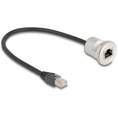 Ein Ethernet-Kabel mit einem weiblichen Anschluss an einem Ende und einem männlichen Stecker am anderen Ende. Es ist für Netzwerkverbindungen geeignet.