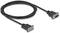 'Schwarzes serielles RS-232-Kabel mit zwei 9-poligen D-Sub-Steckern, jeweils einem blauen Stecker für die Datenübertragung.'
