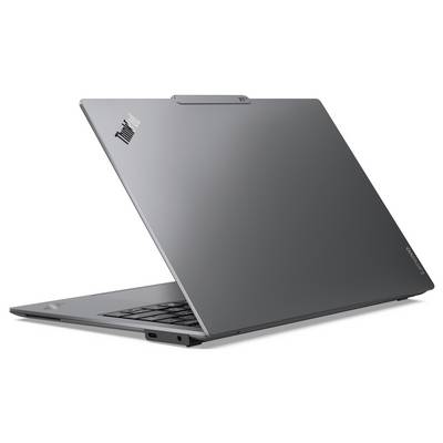 Ein aufgeklappter Laptop von der Seite, zeigt das schlanke, graue Design. Der Bildschirm ist zur Rückseite geneigt, Tastatur sichtbar.