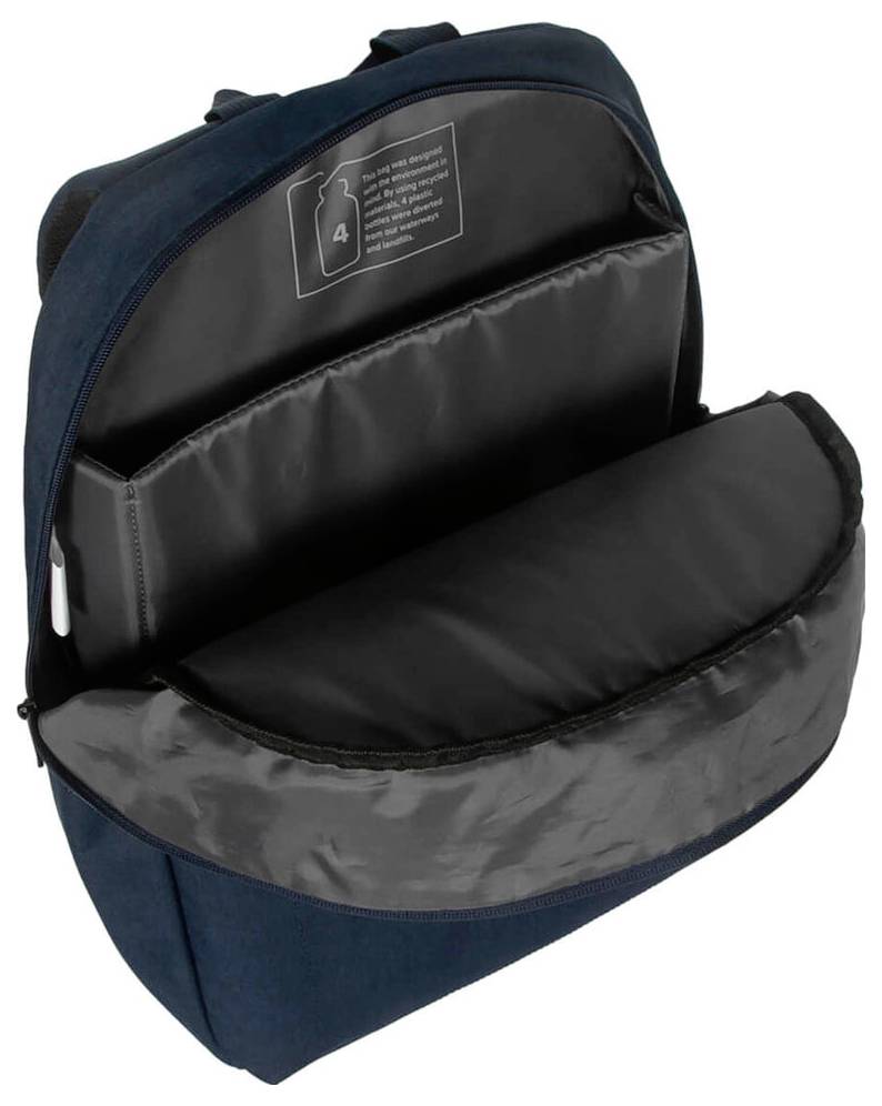 Ein geöffneter Rucksack zeigt mehrere Taschen im Inneren, geeignet für Laptop oder Bücher, in dunklem Farbton.