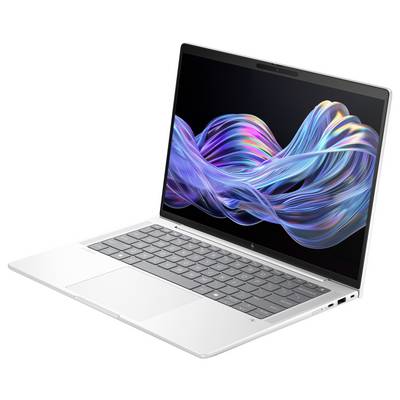 Ein moderner silberner Laptop ist leicht geöffnet. Auf dem Bildschirm ist ein farbenfrohes, abstraktes Wellenmuster zu sehen.
