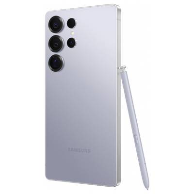 Ein silbernes Smartphone mit vier Kameralinsen auf der Rückseite und einem seitlich platzierten Stift.