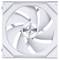 Weiße, quadratische Lüfter mit sieben Flügeln; zentral platziertes Logo. Hauptsächlich für Computergehäuse oder Kühlung verwendet.