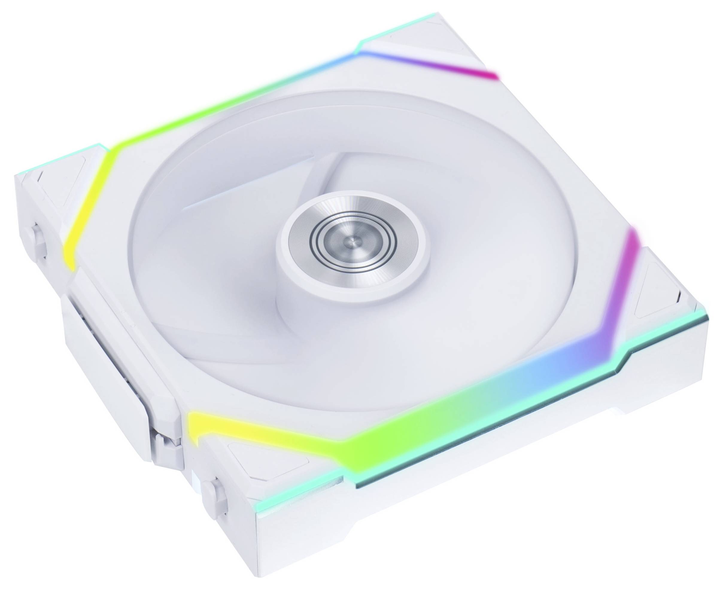 Ein weißer Computerlüfter mit RGB-Beleuchtung an den Kanten, der für Luftkühlung in einem PC-Gehäuse verwendet wird.