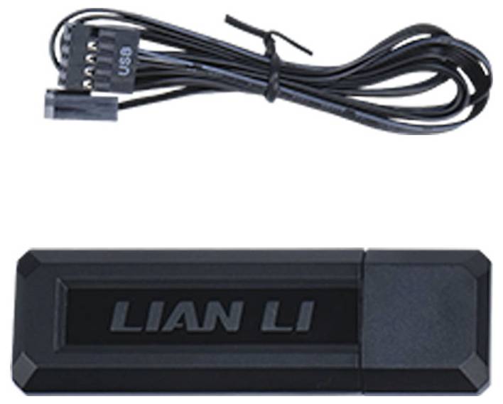 Ein schwarzes USB-Kabel und ein rechteckiges Kunststoffgehäuse mit der Aufschrift 'LIAN LI'.