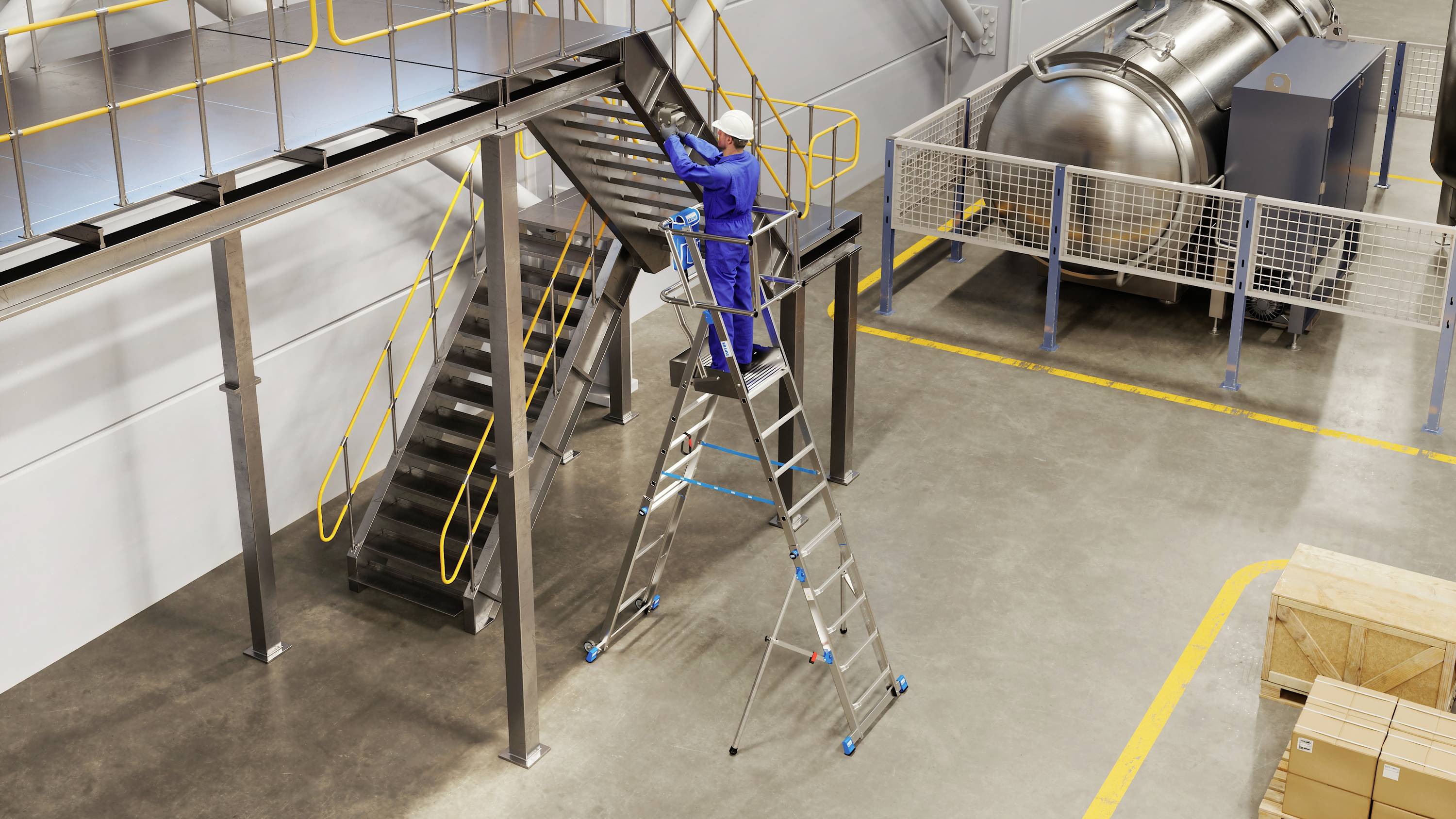 Ein Arbeiter in blauer Arbeitskleidung und Helm steht auf einer Leiter und überprüft eine Metallplattform in einer industriellen Anlage.
