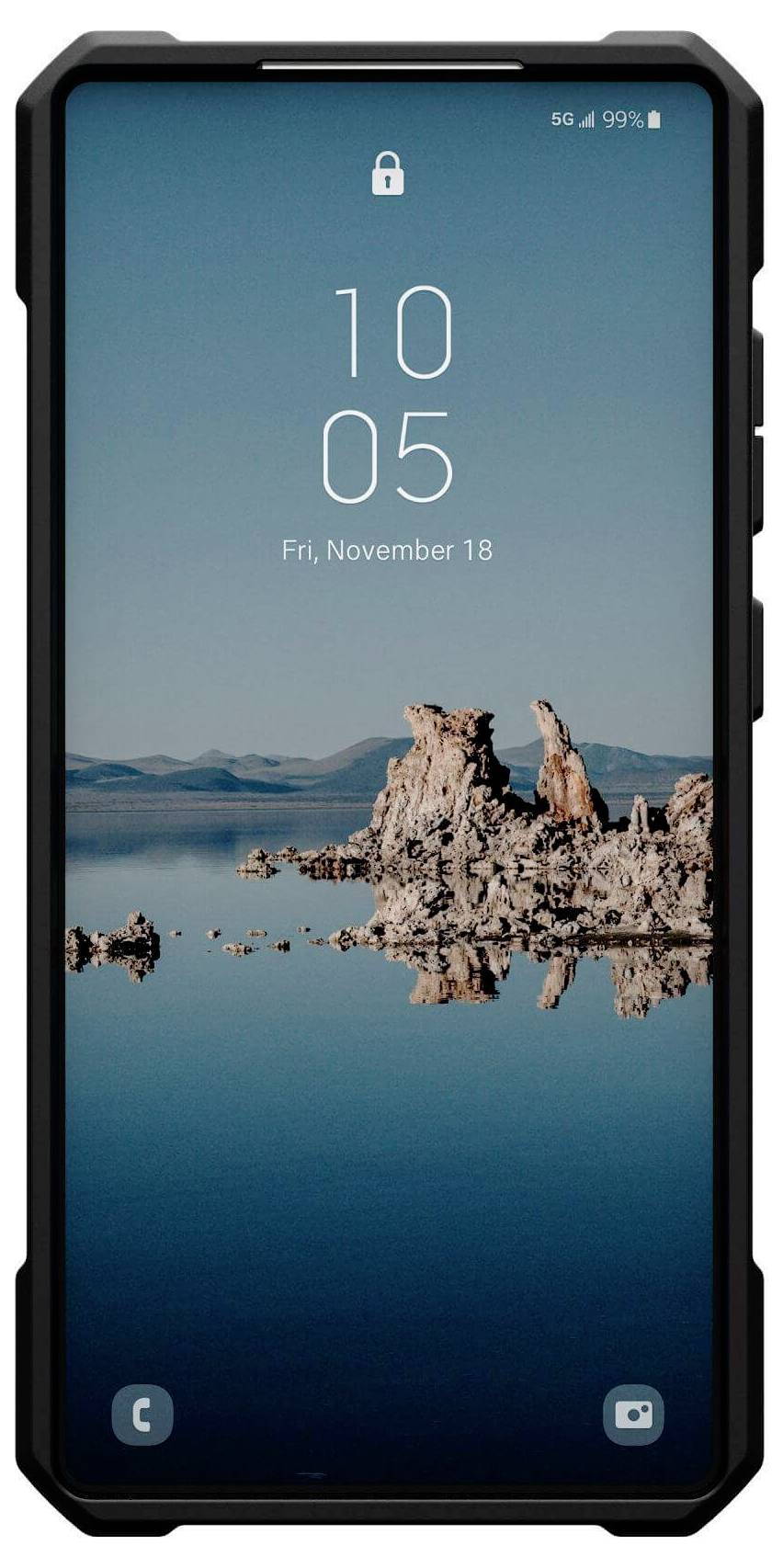 Smartphone mit Landschaftshintergrund zeigt Datum und Uhrzeit '10:05, Freitag, 18. November'; Akku bei 99%, Signalstärke gut.