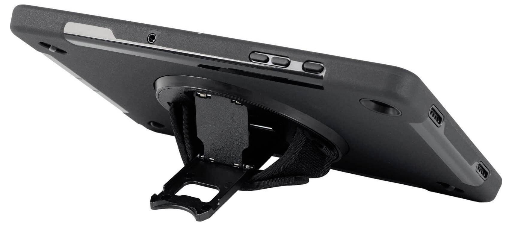 Tablet in schwarzer Hülle mit integriertem Ständer, bietet stabilen Halt für freihändiges Arbeiten oder Präsentationen.