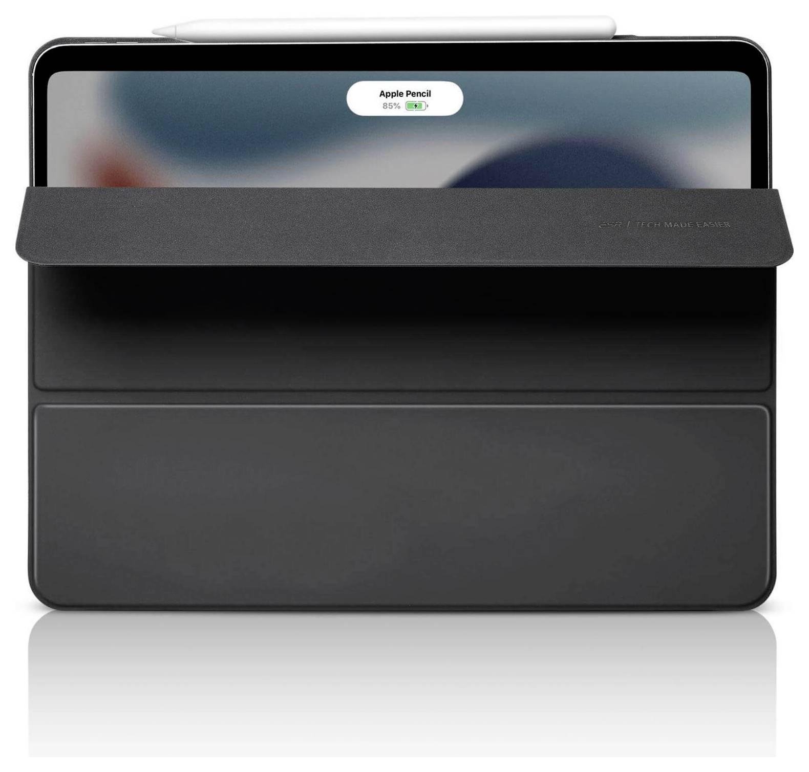 iPad mit schwarzer Hülle, Apple Pencil liegt oben auf. Bildschirm zeigt 'Apple Pencil 85%'.