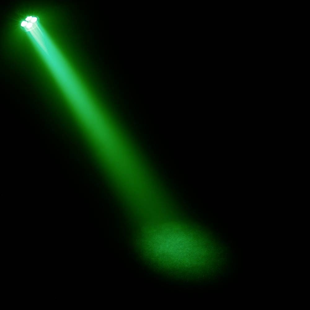 Ein grüner Lichtstrahl leuchtet aus der oberen linken Ecke nach unten, erzeugt einen beleuchteten Kreis auf einem dunklen Hintergrund.