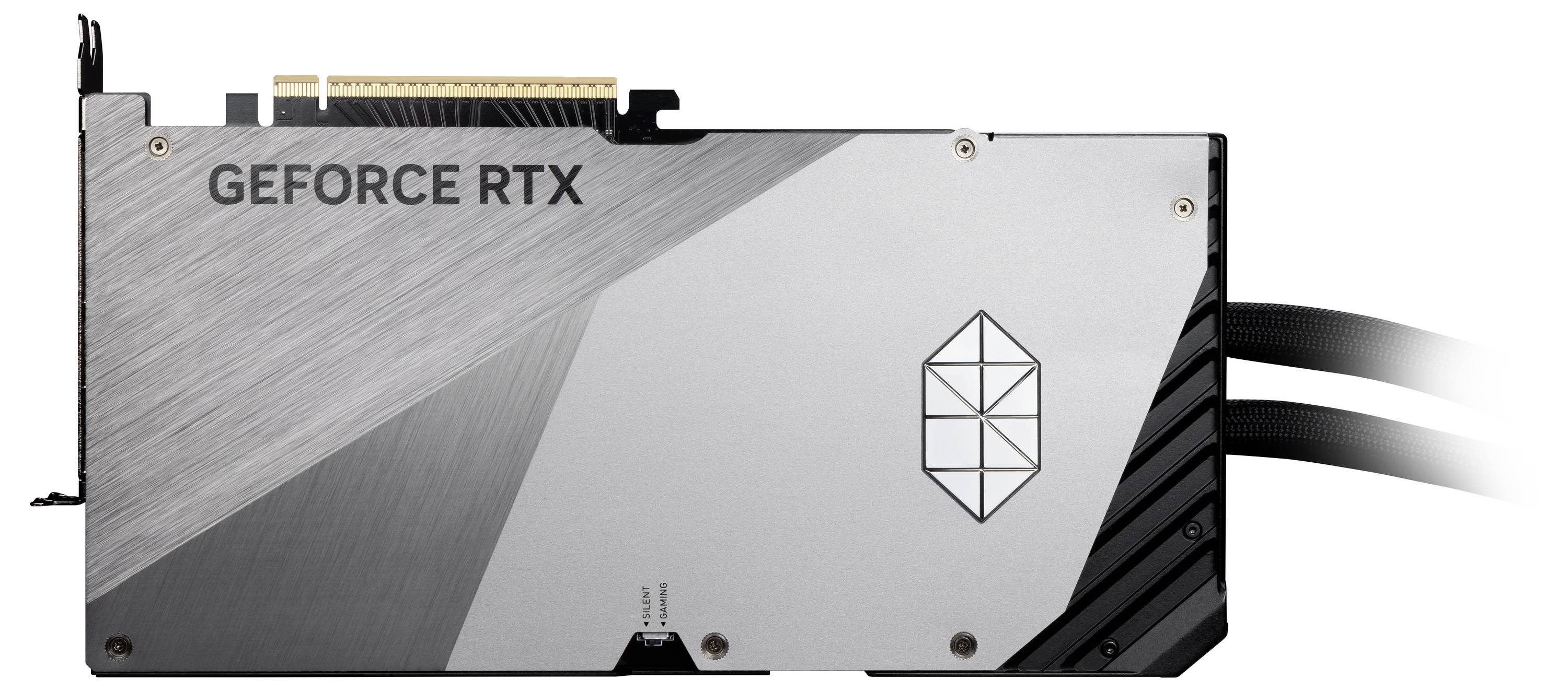 'GEFORCE RTX'-Grafikkartenrückseite in Silber-Schwarz, mit modernem Design und Kabelanschlüssen rechts.