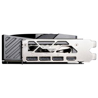 Rückansicht einer Grafikkarte mit vier Anschlüssen: drei DisplayPorts und ein HDMI-Port.