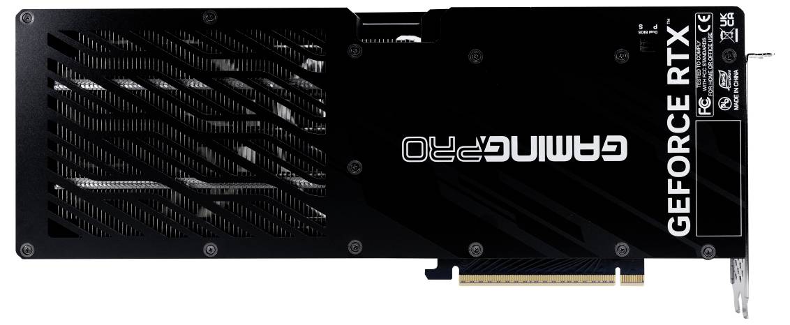 'Rückseite einer Gaming-Grafikkarte, schwarzes Design, weiße Schrift "GAMING PRO GEFORCE RTX".'