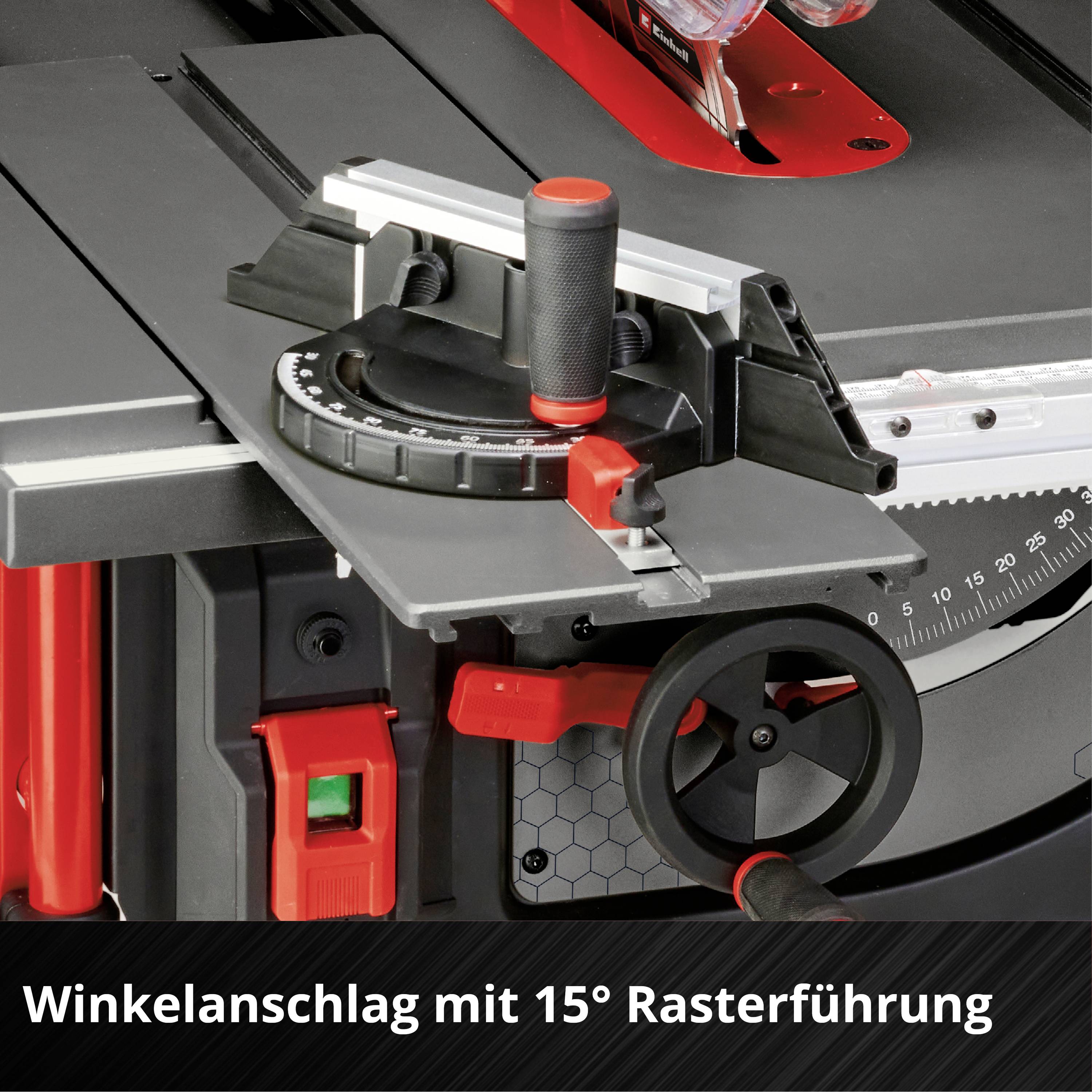 Ein Tischkreissägen-Zubehör mit einem 15° Rasterführungseinstellung und roter sowie schwarzer Farbgebung auf einer Werkbank.