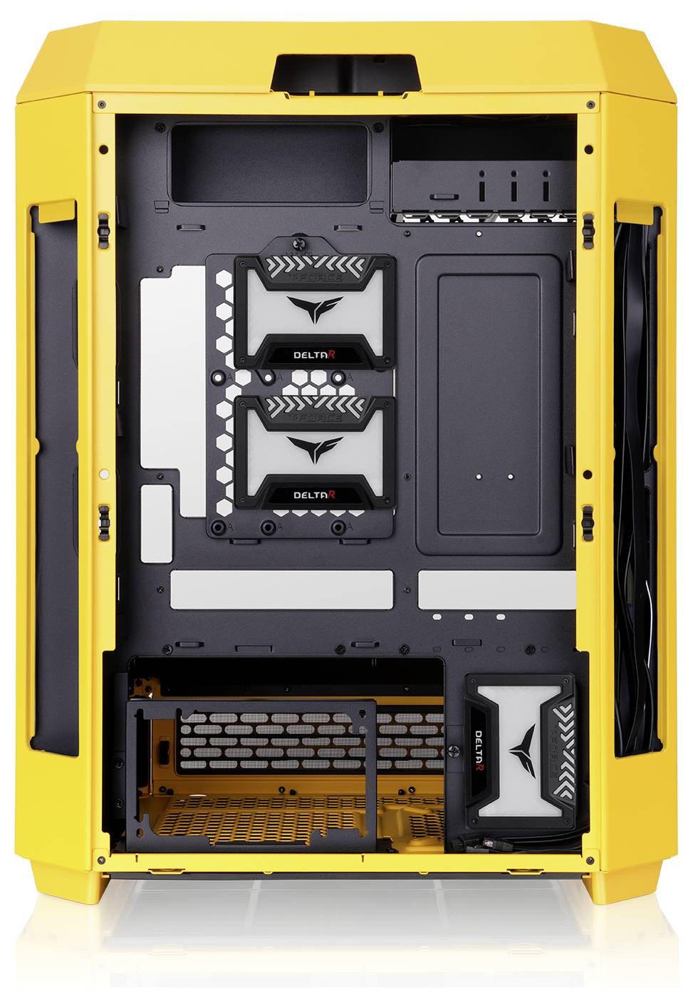 Ein leeres, gelbes PC-Gehäuse mit offenem Seitenteil zeigt zwei RAM-Sticks und Kabelmanagement-Funktionen.