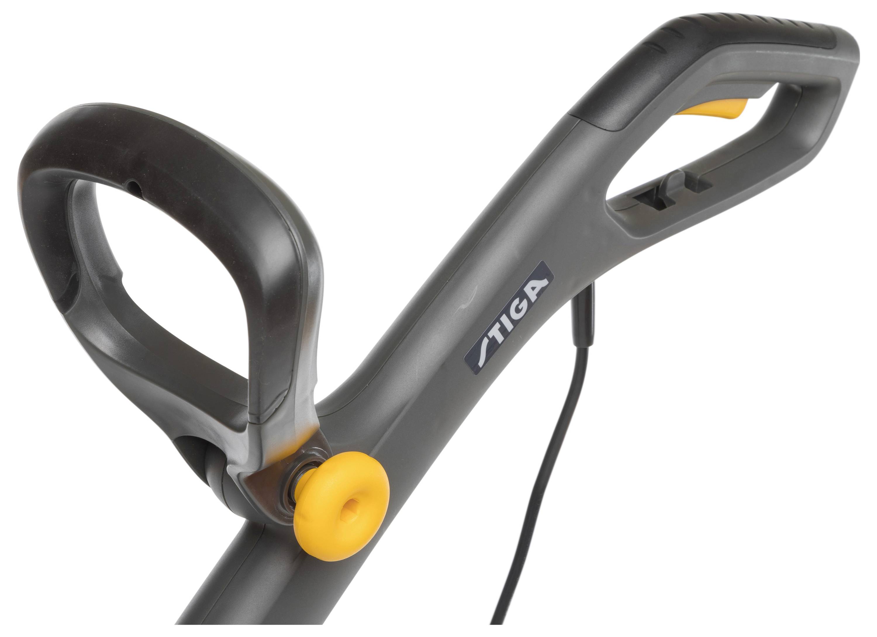 Nahaufnahme eines grauen und schwarzen Griffs eines Gartengerätes mit gelben Akzenten, zeigt ergonomisches Design.