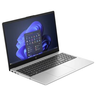 Ein silberner Laptop mit geöffnetem Windows-Betriebssystembildschirm, auf dem das Startmenü angezeigt wird.