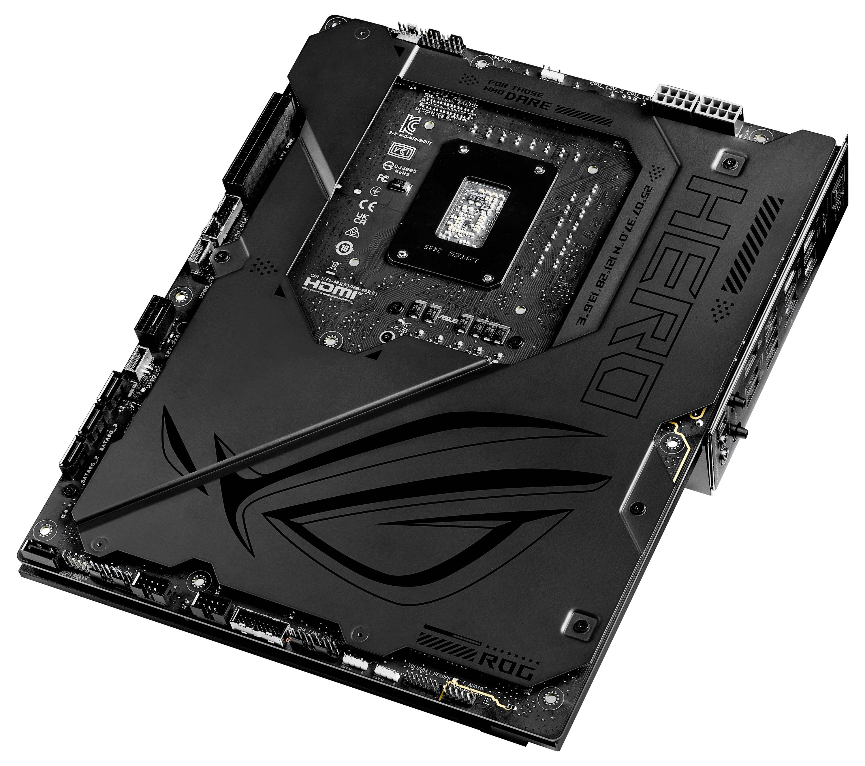 Ein schwarzes ROG HERO-Motherboard mit verschiedenen Anschlüssen und einem markanten Logo.