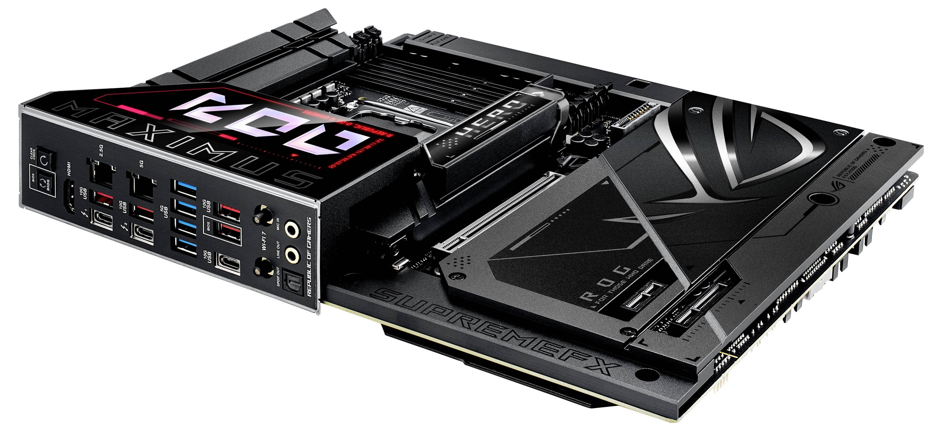 Motherboard mit mehreren Anschlüssen, Kühlkörpern und einem beleuchteten 'ROG'-Logo. Hauptkomponente in Computern für Erweiterungen und Verbindungen.