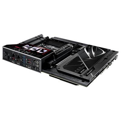 Motherboard mit mehreren Anschlüssen, Kühlkörpern und einem beleuchteten 'ROG'-Logo. Hauptkomponente in Computern für Erweiterungen und Verbindungen.