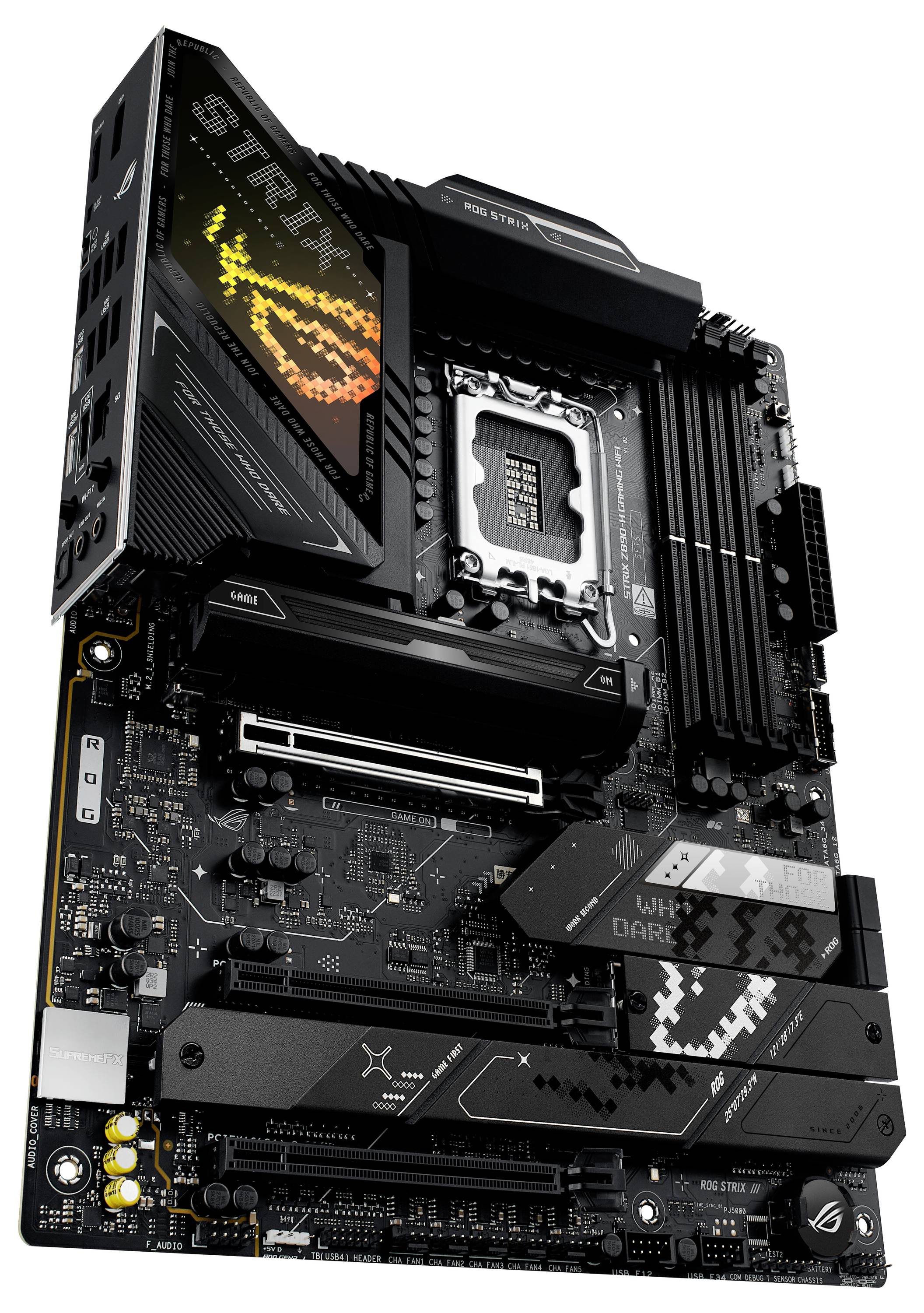 Abgebildet ist ein Computer-Motherboard mit mehreren Steckplätzen und Anschlüssen, darunter ein großer CPU-Sockel und Speicherslots.