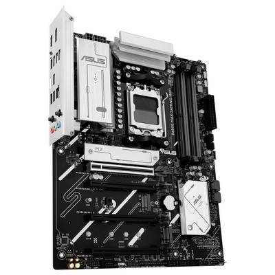 Eine schwarze ASUS-Mainboard mit mehreren Erweiterungssteckplätzen und Anschlüssen, geeignet für hochleistungsfähige Computeranwendungen.