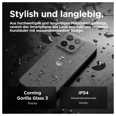 Ein Smartphone liegt auf einer nassen Oberfläche. Text: 'Stylish und langlebig.' Es erwähnt Corning Gorilla Glass 3 und IP54 Schutz.