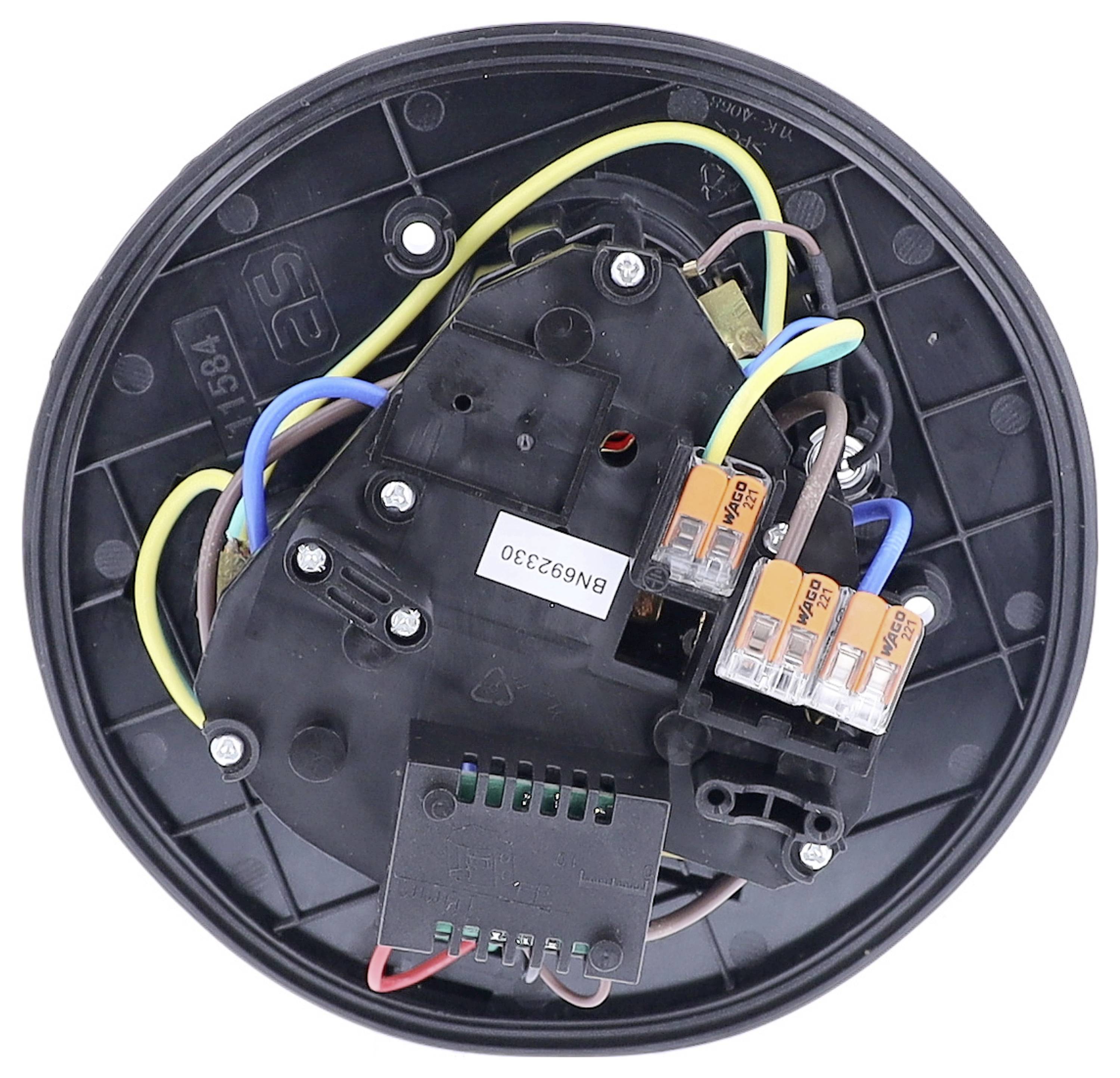 Ein elektrischer Anschluss einer Deckenleuchte mit farbigen Kabeln, Klemmen und einer runden schwarzen Basis wird gezeigt.