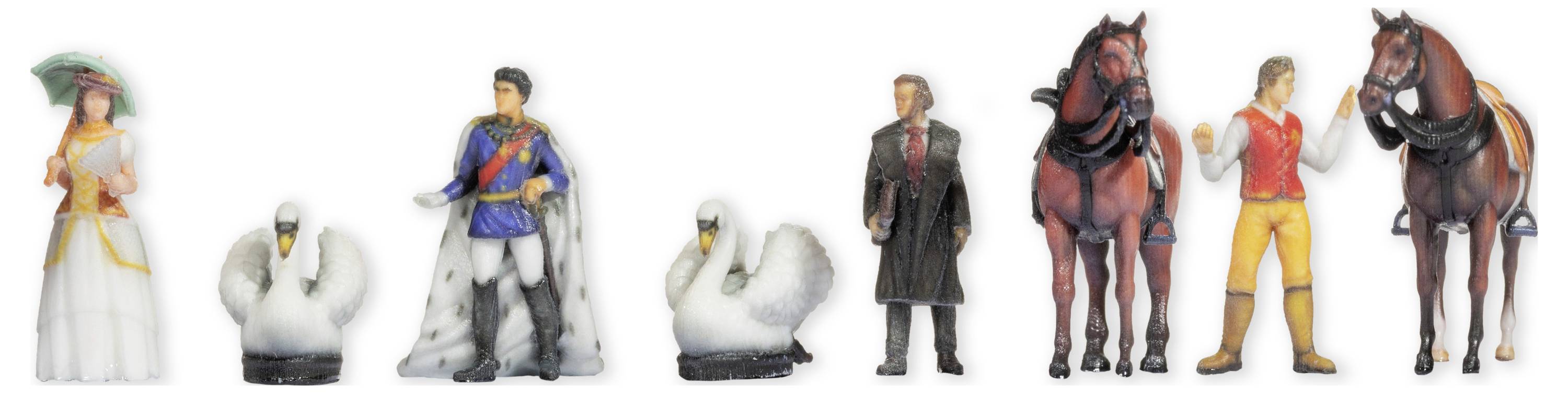 Kleine Figurenreihe: Frau mit Hut, zwei Schwäne, Mann in Uniform, Mann in Mantel, zwei Pferde, Mann mit rotem Hemd und Pferd.