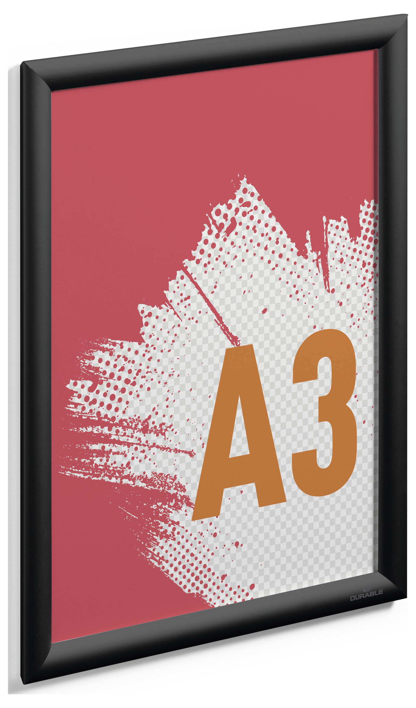 Ein gerahmtes Plakat mit rotem Hintergrund. Darüber ist in großen orangen Buchstaben 'A3' gedruckt, umgeben von weißen Spritzern.