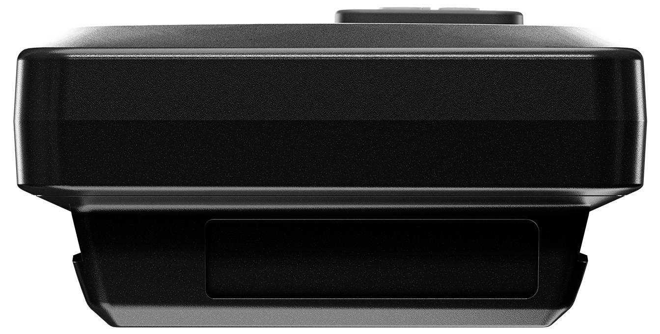 Schwarzes elektronisches Gerät in Seitenansicht, rechteckige Form mit abgerundeten Kanten. Oberseite leicht hervorgehoben.