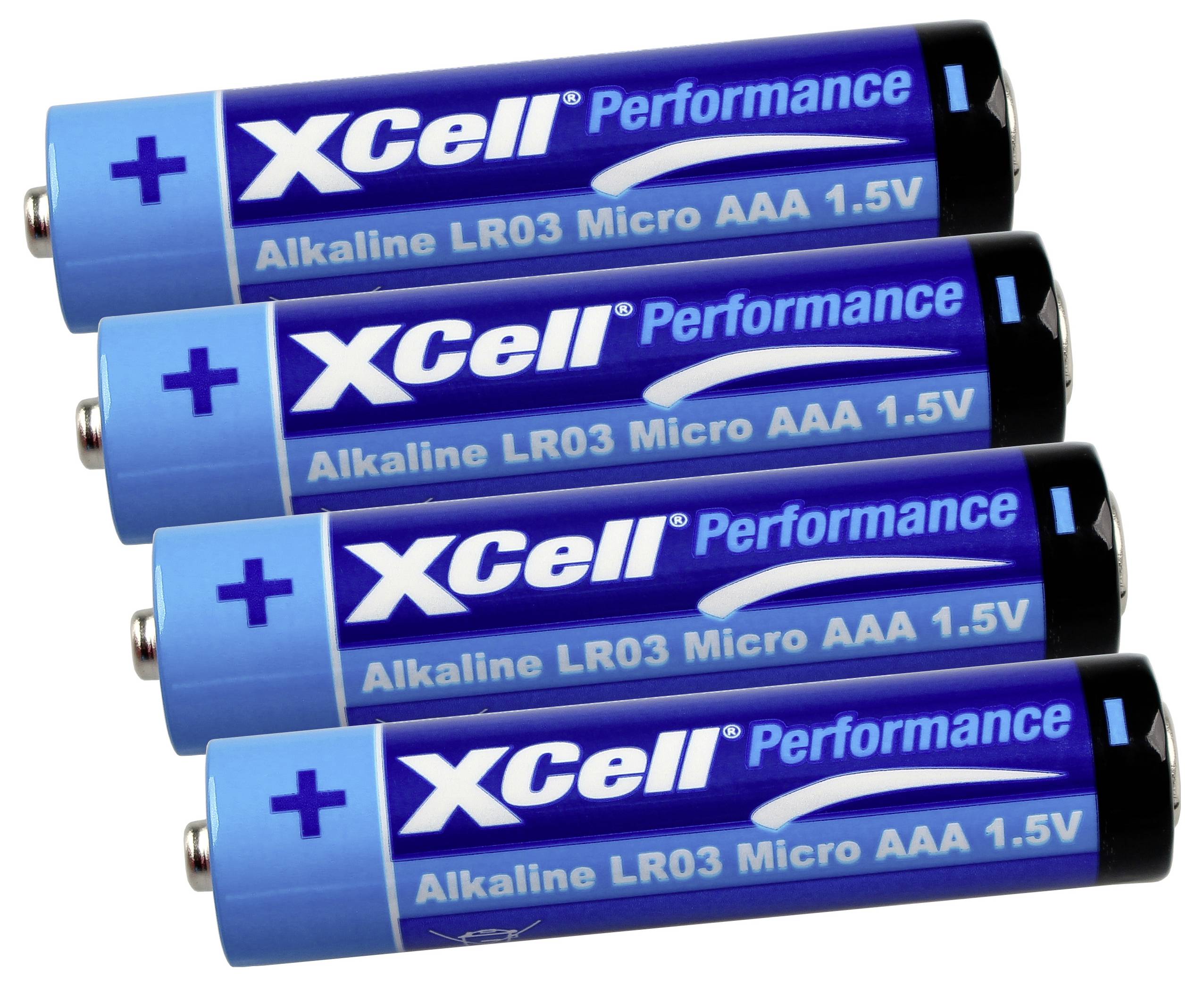 Vier blaue AAA-Alkalibatterien der Marke 'XCell Performance', jede mit der Aufschrift 'Alkaline LR03 Micro AAA 1.5V'.