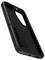 Ein schwarzes Smartphone-Case mit 'OTTERBOX'-Schriftzug, abgewinkelte Ansicht, robustes Design mit verstärkten Ecken für Schutz.