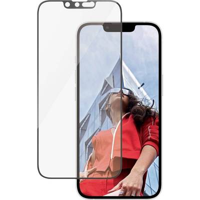 Panzerglas-Schutzfolie, die auf ein Smartphone platziert wird. Im Hintergrund spiegelt sich eine Frau in roter Kleidung mit einem Gebäude.